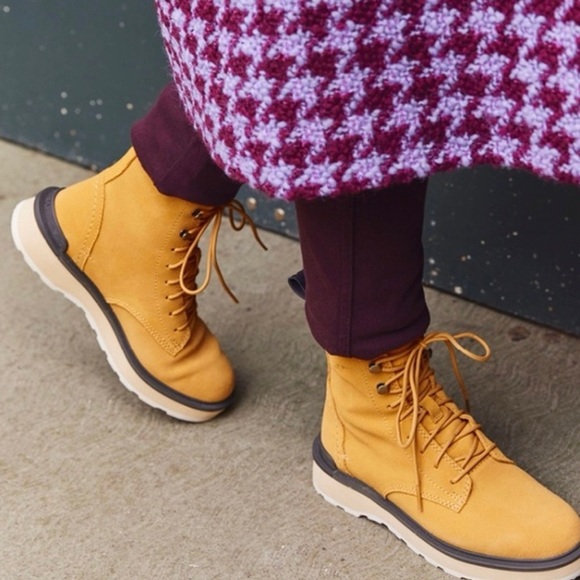 Sorel 9.5 NEW Hi-Line Lace Boots Yellow Jet Waterproof Street Gorpcore Utility - Picture 9 of 10